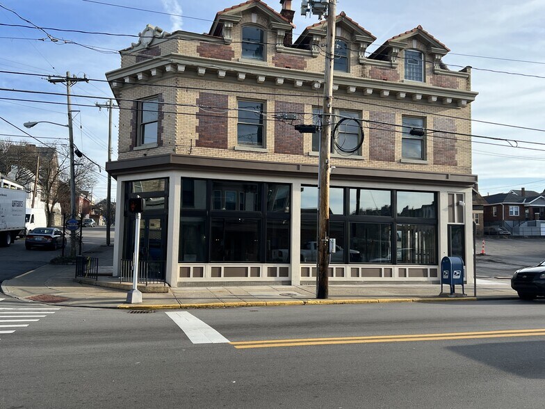 240 Fairfield Ave, Bellevue, KY for lease - Building Photo - Image 2 of 2