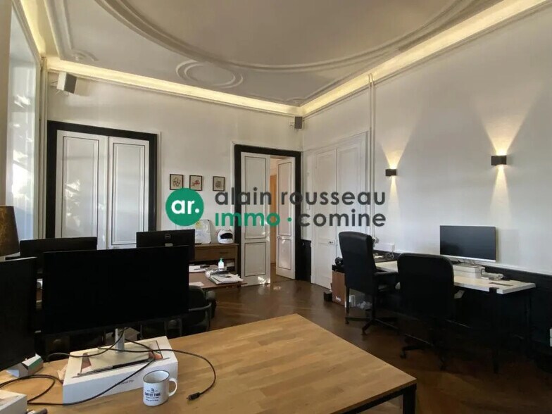 Office in Angers for lease - Interior Photo - Image 2 of 5