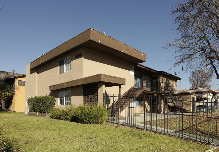 602 Karesh Ave, Pomona, CA for sale - Primary Photo - Image 1 of 3