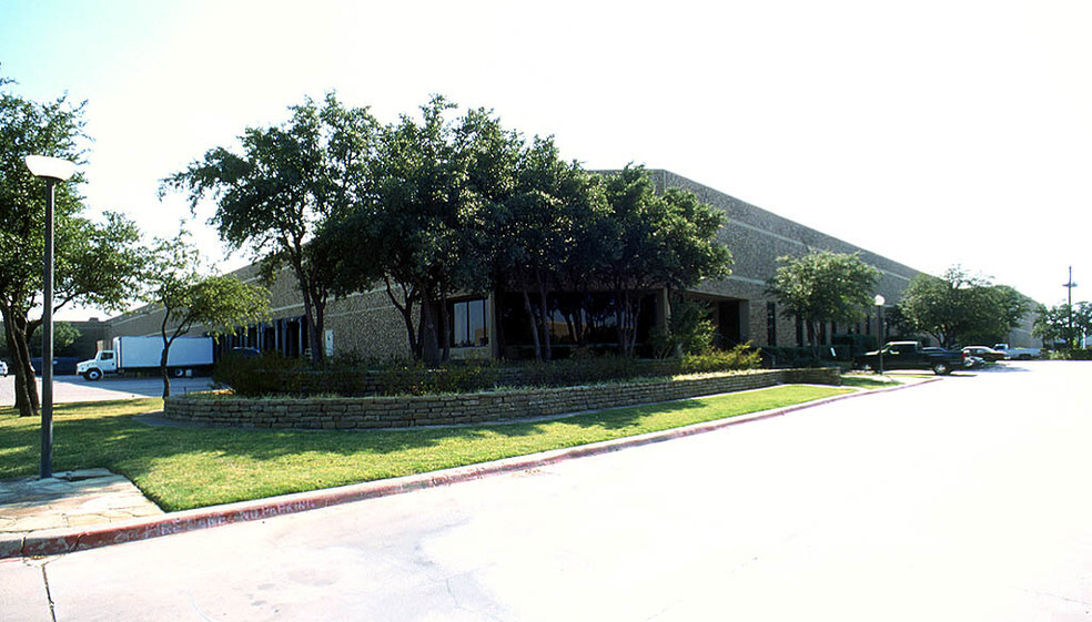 1625 Diplomat Dr, Carrollton, TX for lease - Building Photo - Image 2 of 5