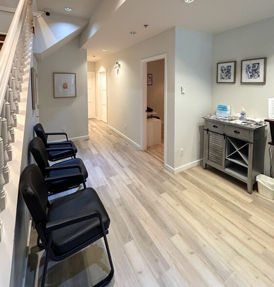 827 Hamilton St, Vancouver, BC for lease - Interior Photo - Image 2 of 3