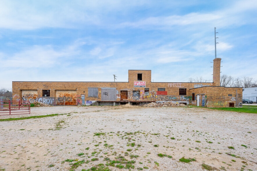 229 W 1st St, Bloomington IN - Pub