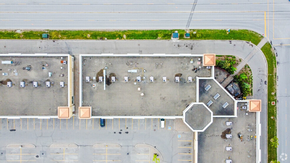 3175 Rutherford Rd, Vaughan, ON for lease - Building Photo - Image 2 of 5