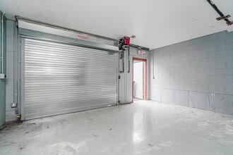 265 Walker St, Staten Island, NY for lease Interior Photo- Image 2 of 5