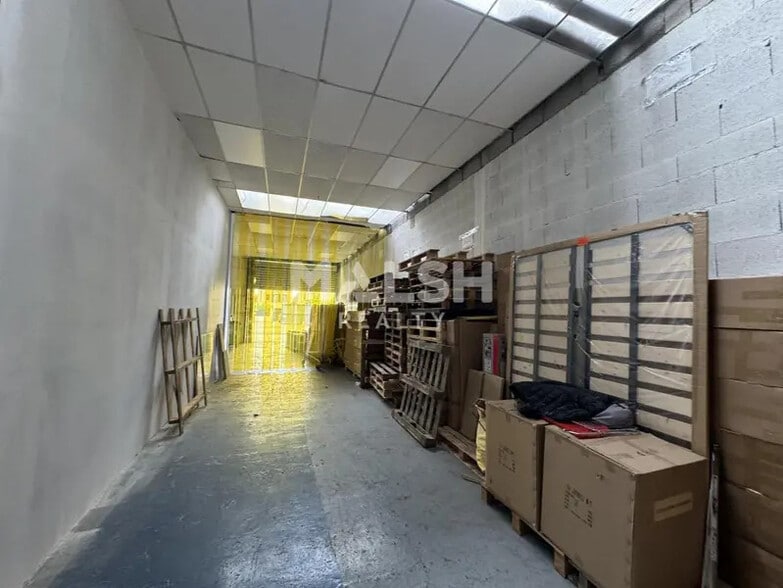 Flex in Villeurbanne for lease - Interior Photo - Image 2 of 8