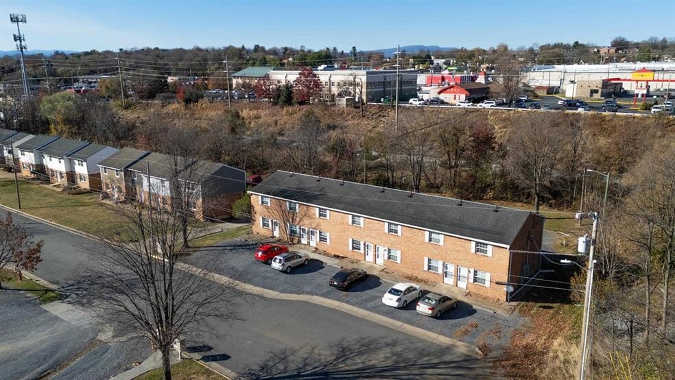92 Dutch Mill Ct, Harrisonburg, VA for sale - Building Photo - Image 2 of 12