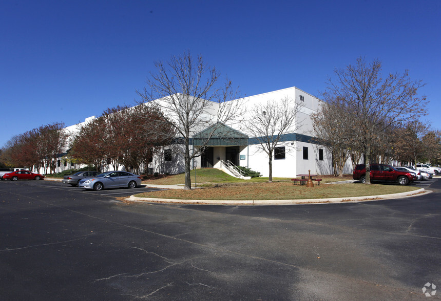 151 Jetplex Blvd, Huntsville, AL for lease - Primary Photo - Image 1 of 16