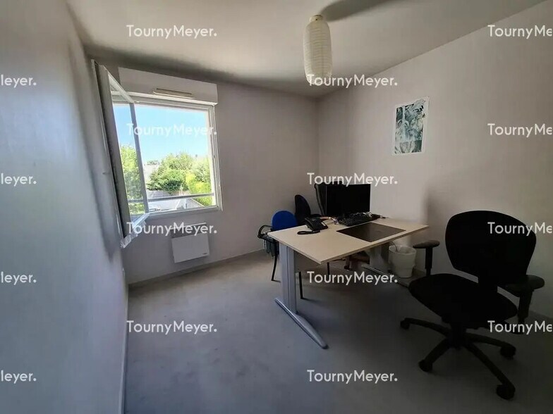Office in Nantes for lease - Interior Photo - Image 2 of 5
