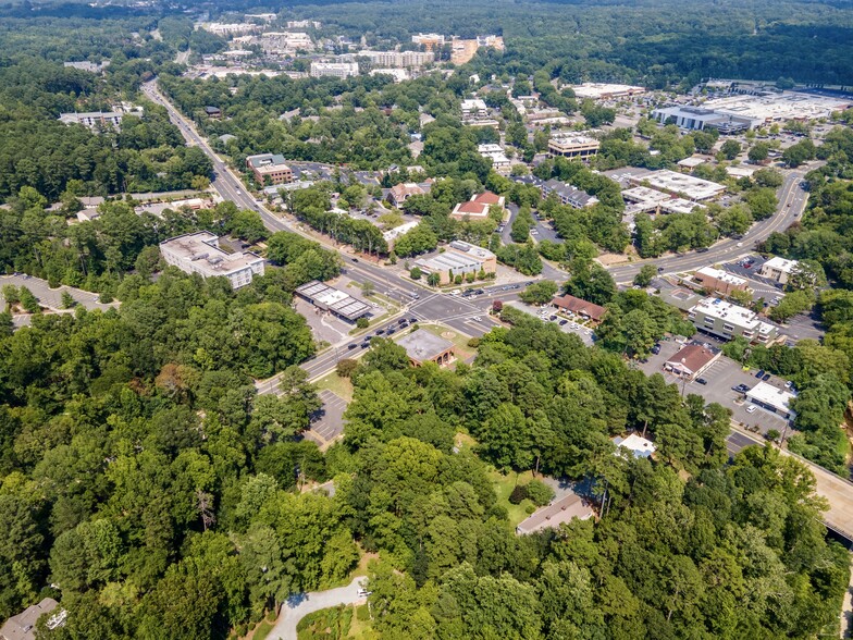 100 Meadowbrook Dr, Chapel Hill, NC for sale - Primary Photo - Image 2 of 19