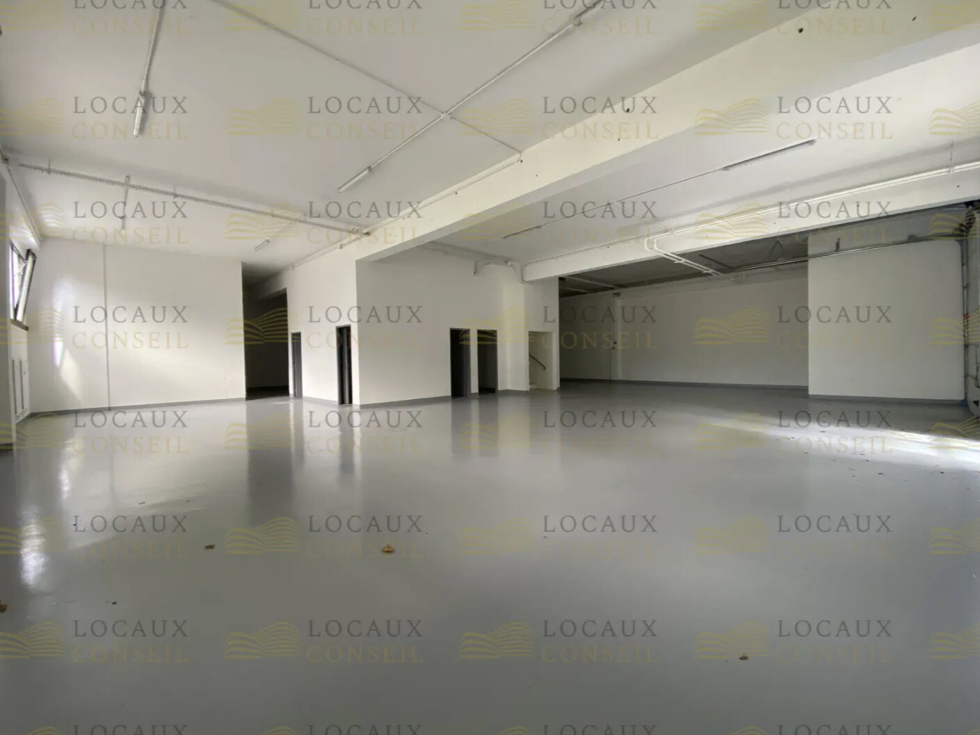 Flex in Nanterre for lease Interior Photo- Image 1 of 9