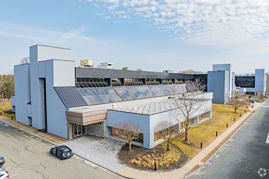 75-95 Wells Ave, Newton, MA for lease - Primary Photo - Image 1 of 25