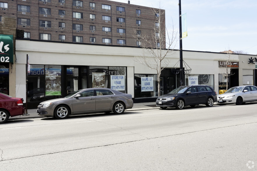 2558-2572 N Clark St, Chicago, IL for lease - Building Photo - Image 1 of 1