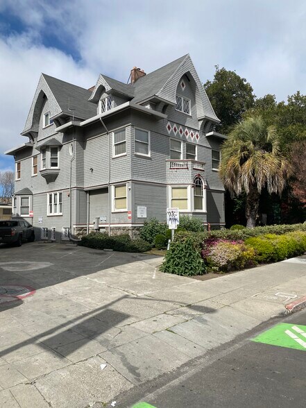 2831 Telegraph Ave, Oakland, CA for lease - Building Photo - Image 1 of 9