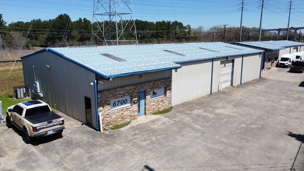 6700 N Sam Houston Pky W, Houston, TX for sale - Building Photo - Image 3 of 3