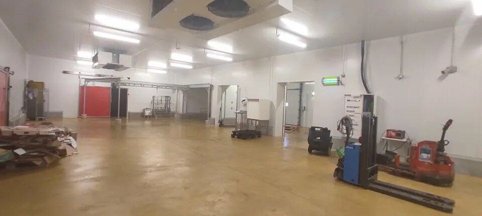 Industrial in La Tour-du-Pin for lease - Interior Photo - Image 1 of 11