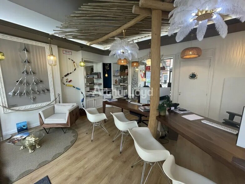 Retail in Épernay for sale - Interior Photo - Image 2 of 4