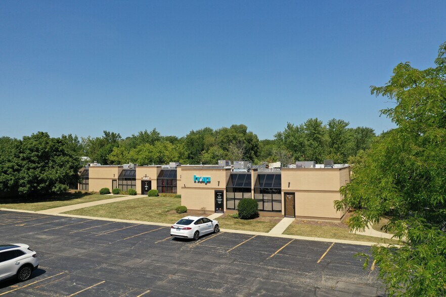 480-490 W Lake St, Roselle, IL for sale - Building Photo - Image 1 of 1