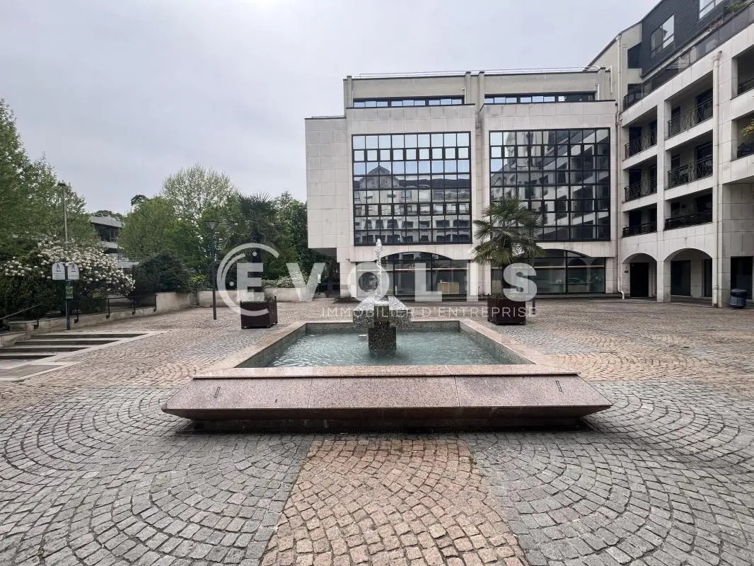 Office in Nogent-sur-Marne for lease Building Photo- Image 1 of 19