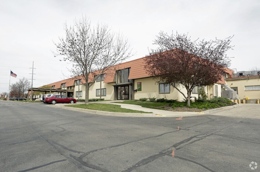 1001 NW Chipman Rd, Lees Summit, MO 64081