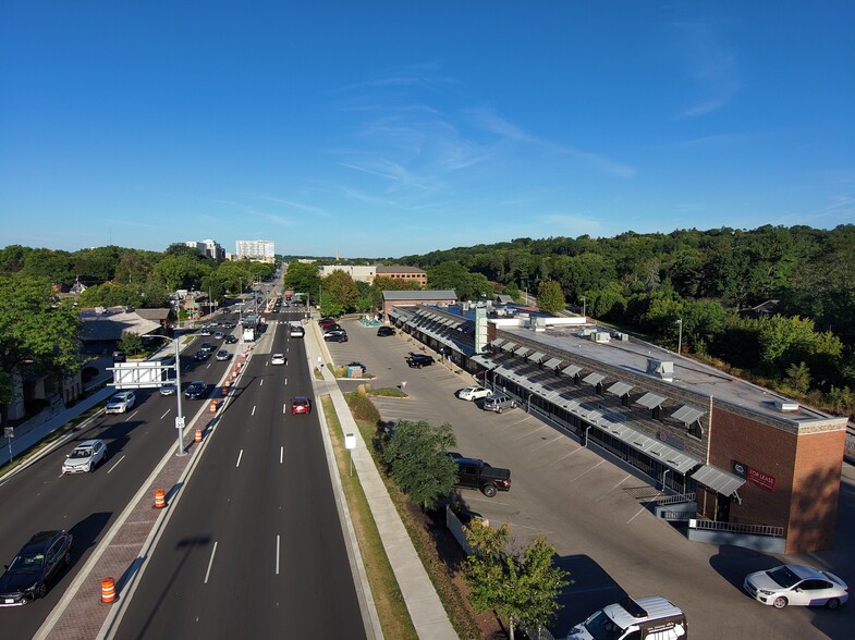 3200-3260 University Ave, Madison, WI for lease - Building Photo - Image 1 of 3