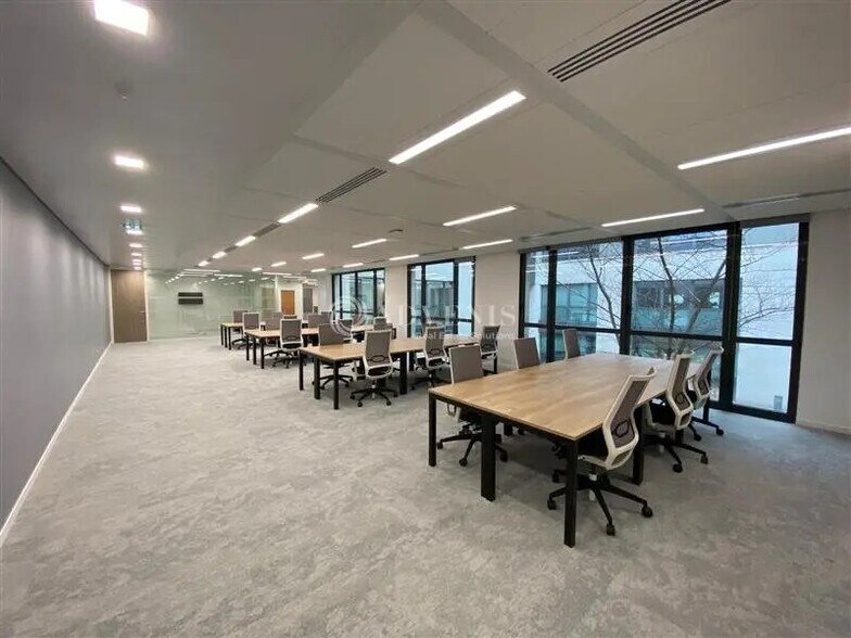 Office in Maisons-Alfort for lease - Interior Photo - Image 2 of 6