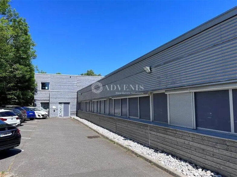 Industrial in Trappes for lease - Building Photo - Image 3 of 6