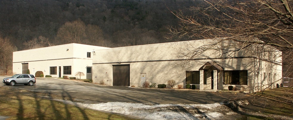 38 Route 9, Fishkill, NY for lease - Building Photo - Image 2 of 5