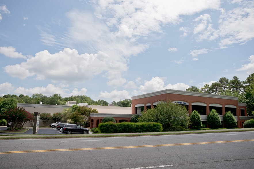 745 College Dr, Dalton, GA for lease - Building Photo - Image 3 of 18