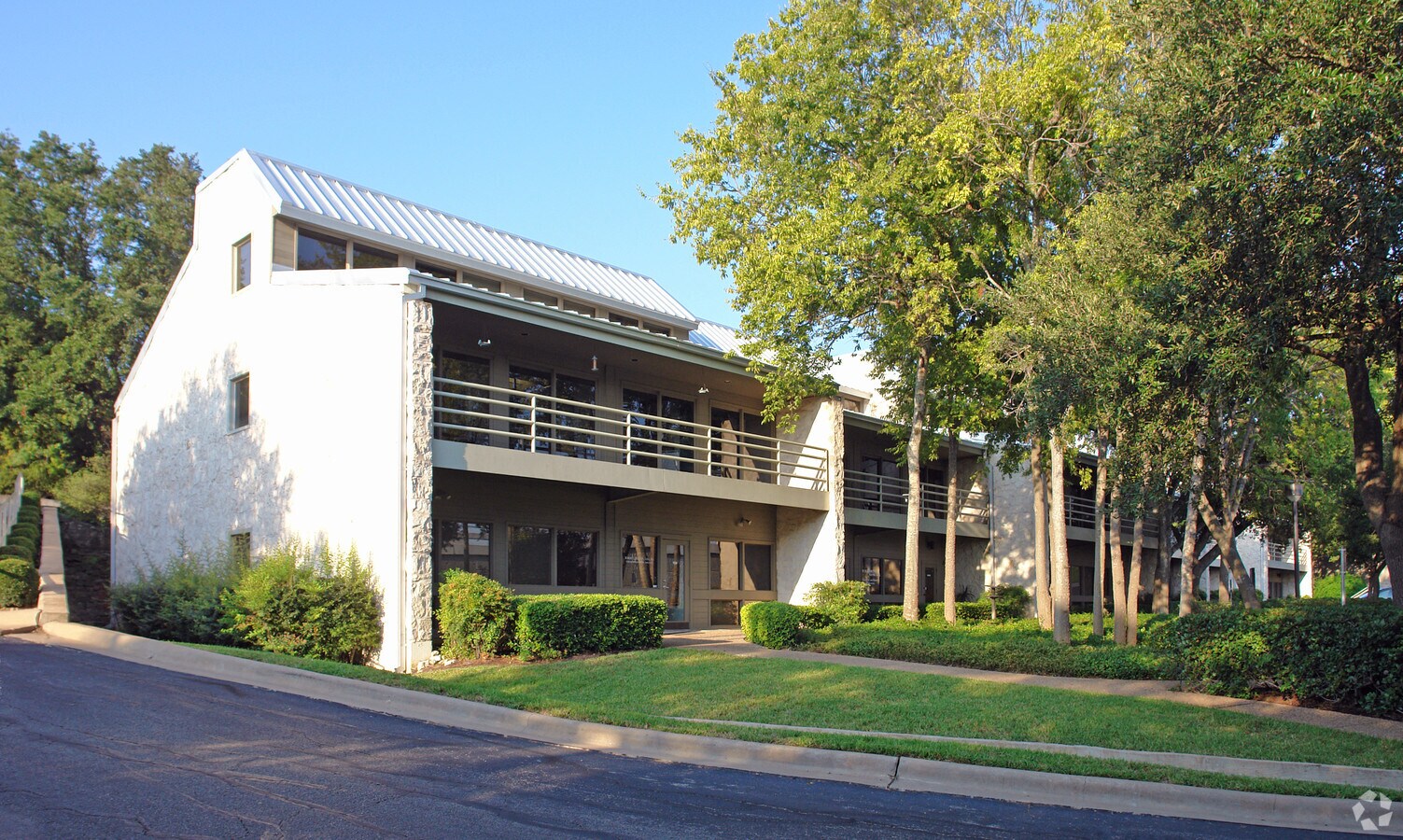 1221 W Ben White Blvd, Austin, TX 78704