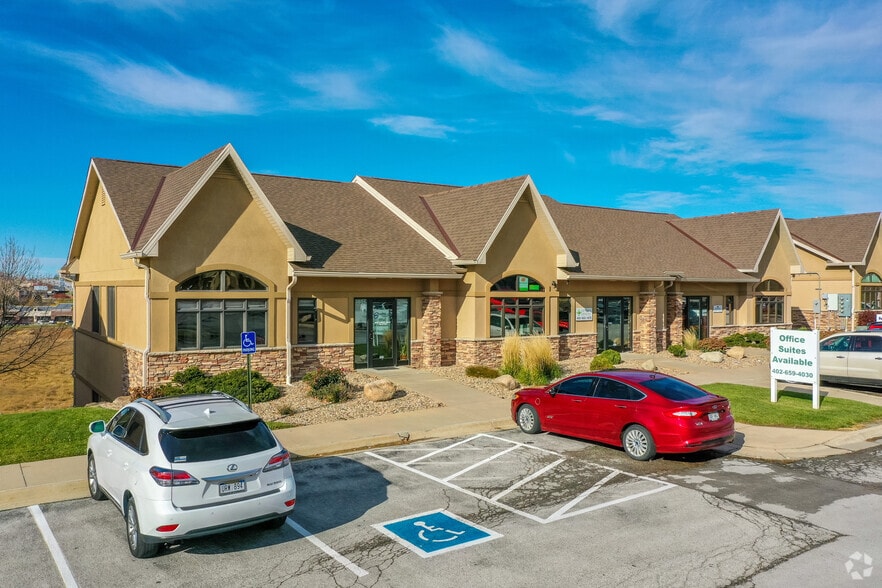 3606-3614 N 163rd Plz, Omaha, NE for lease - Building Photo - Image 1 of 17