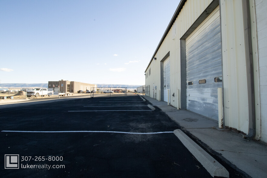 7220 W Derick Dr, Casper, WY for lease - Building Photo - Image 3 of 22