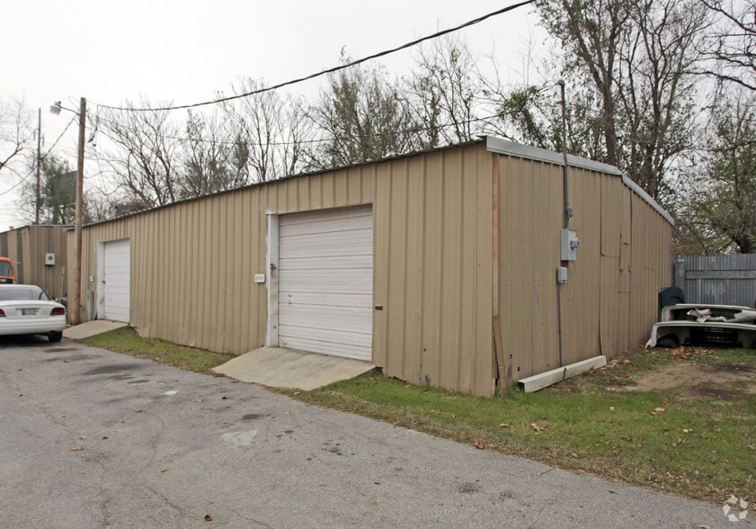 6710 NW 10th St, Oklahoma City, OK for sale - Primary Photo - Image 1 of 2