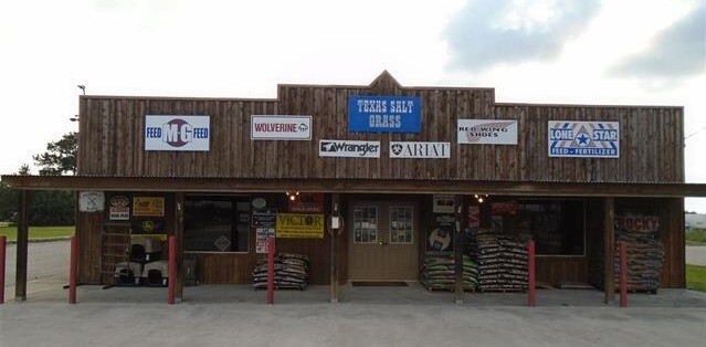 233 Spur 5, Winnie, TX for sale - Primary Photo - Image 1 of 1