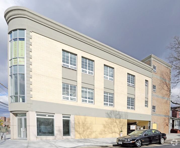 7543 Parsons Blvd, Flushing, NY for sale - Building Photo - Image 3 of 41