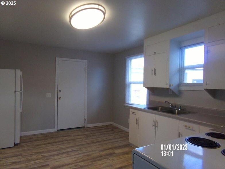 230 NW Main St, Winston, OR for sale - Building Photo - Image 2 of 3