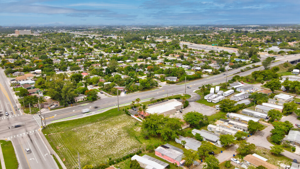 271 NE 48th St, Deerfield Beach, FL for lease - Primary Photo - Image 1 of 6