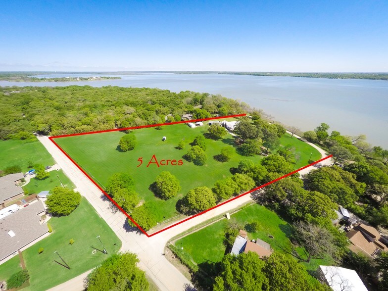 605 Francks Cir, Shady Shores, TX, 76208 Residential / Multifamily