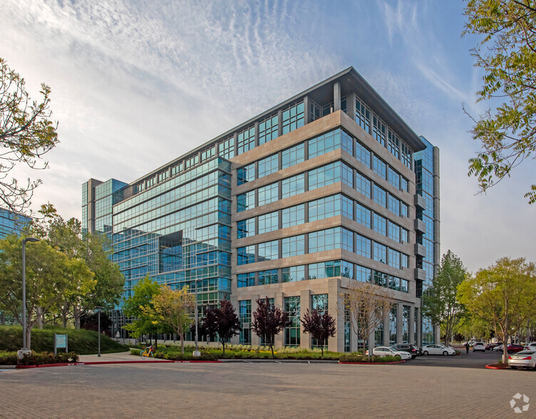 1000 Enterprise Way, Sunnyvale, CA for lease - Building Photo - Image 1 of 5