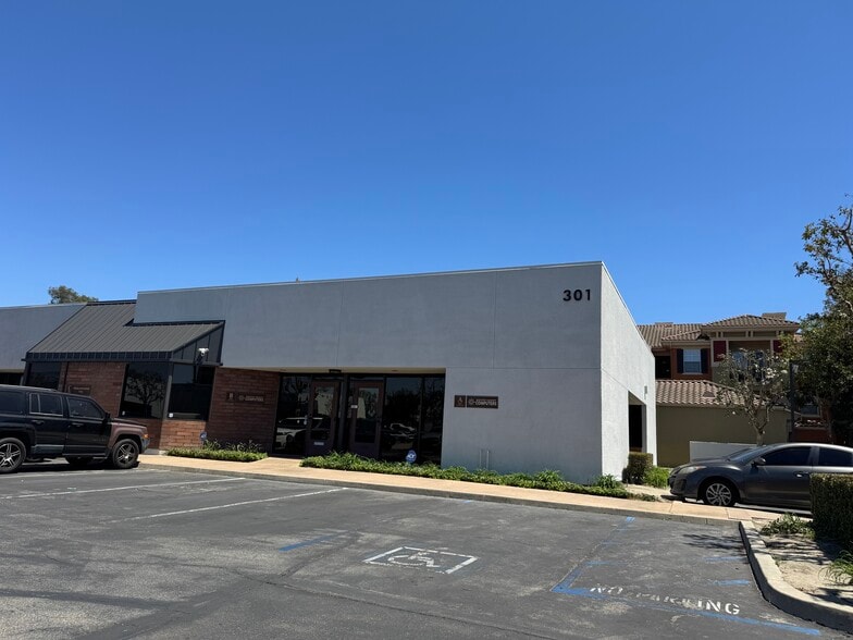 301 N Rampart St, Orange, CA for sale - Building Photo - Image 1 of 8