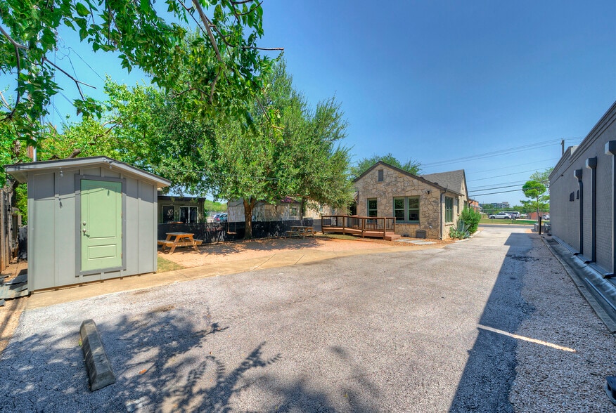 4524 Burnet Rd, Austin, TX for sale - Building Photo - Image 3 of 9