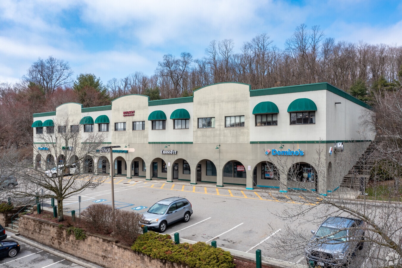 2050 E Main St, Cortlandt Manor, NY 10567 Pike Plaza