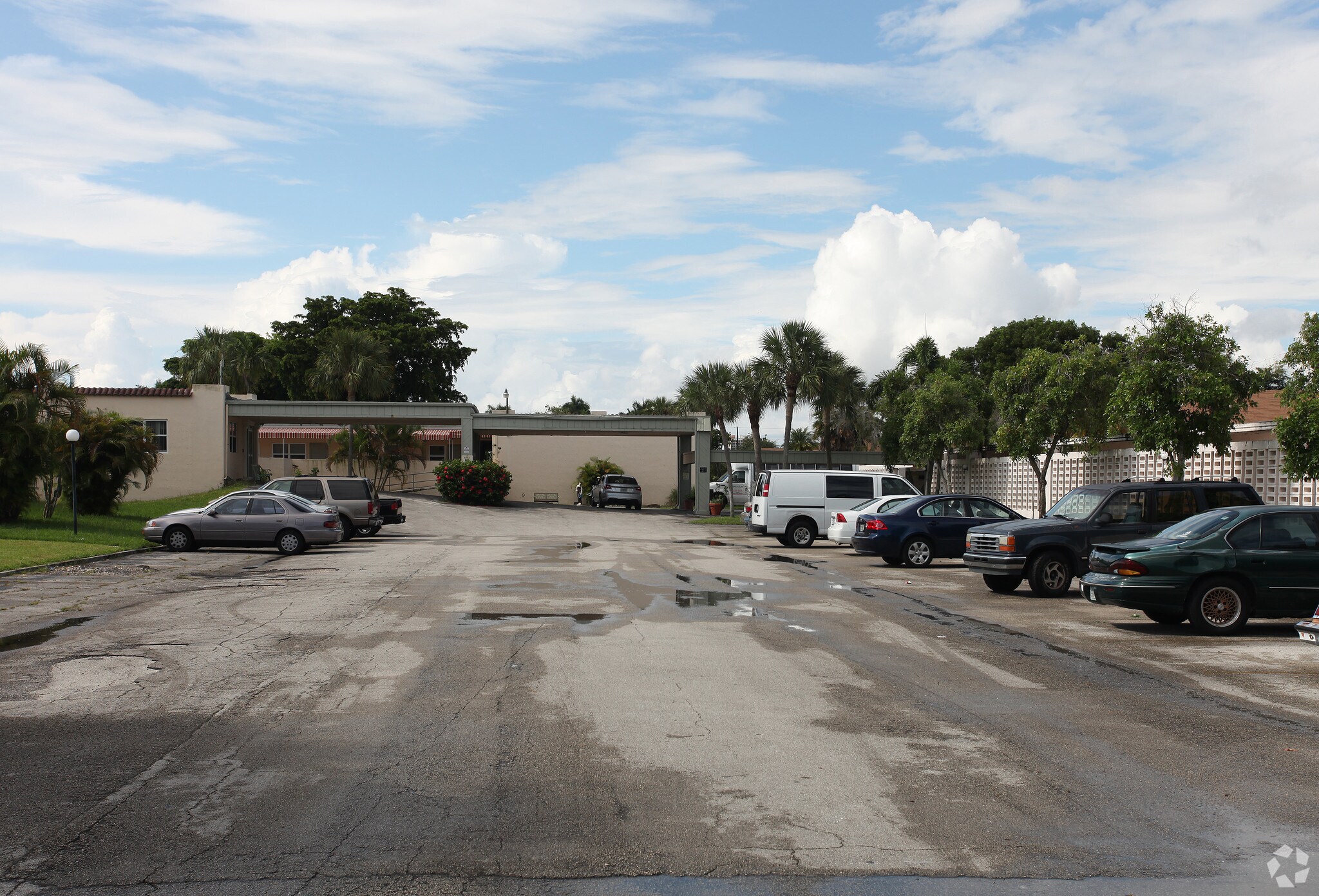 1600 Taft St, Hollywood, FL 33020 Eastside Villas ( 32 Units)