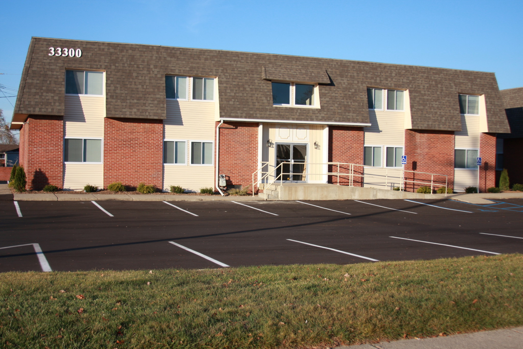 33300 Warren Rd, Westland, MI for lease Primary Photo- Image 1 of 10