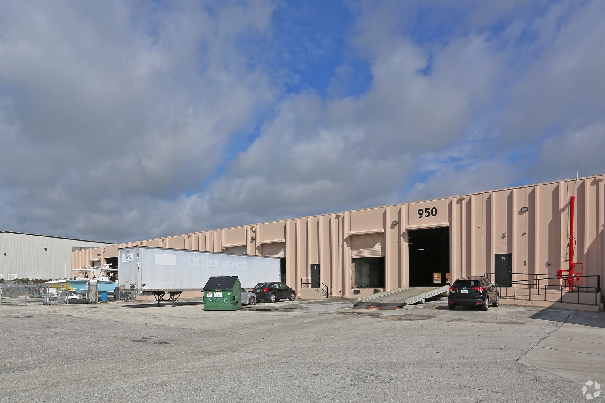 950 W 13th St, Riviera Beach, FL for lease Primary Photo- Image 1 of 9