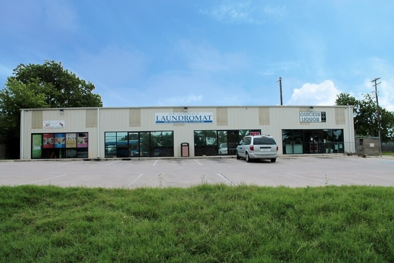 2107 S College Ave, Bryan, TX for sale Primary Photo- Image 1 of 1