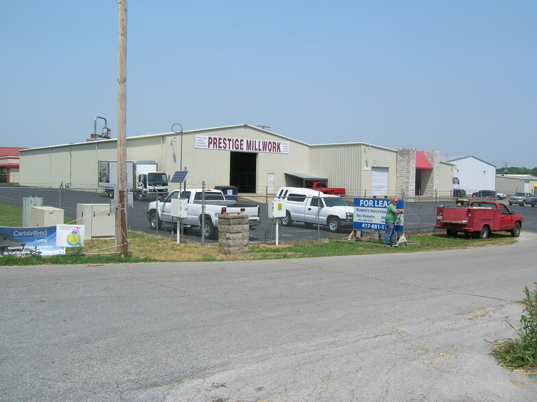 2115 N Sports Complex Ln, Nixa, MO for lease - Building Photo - Image 3 of 5