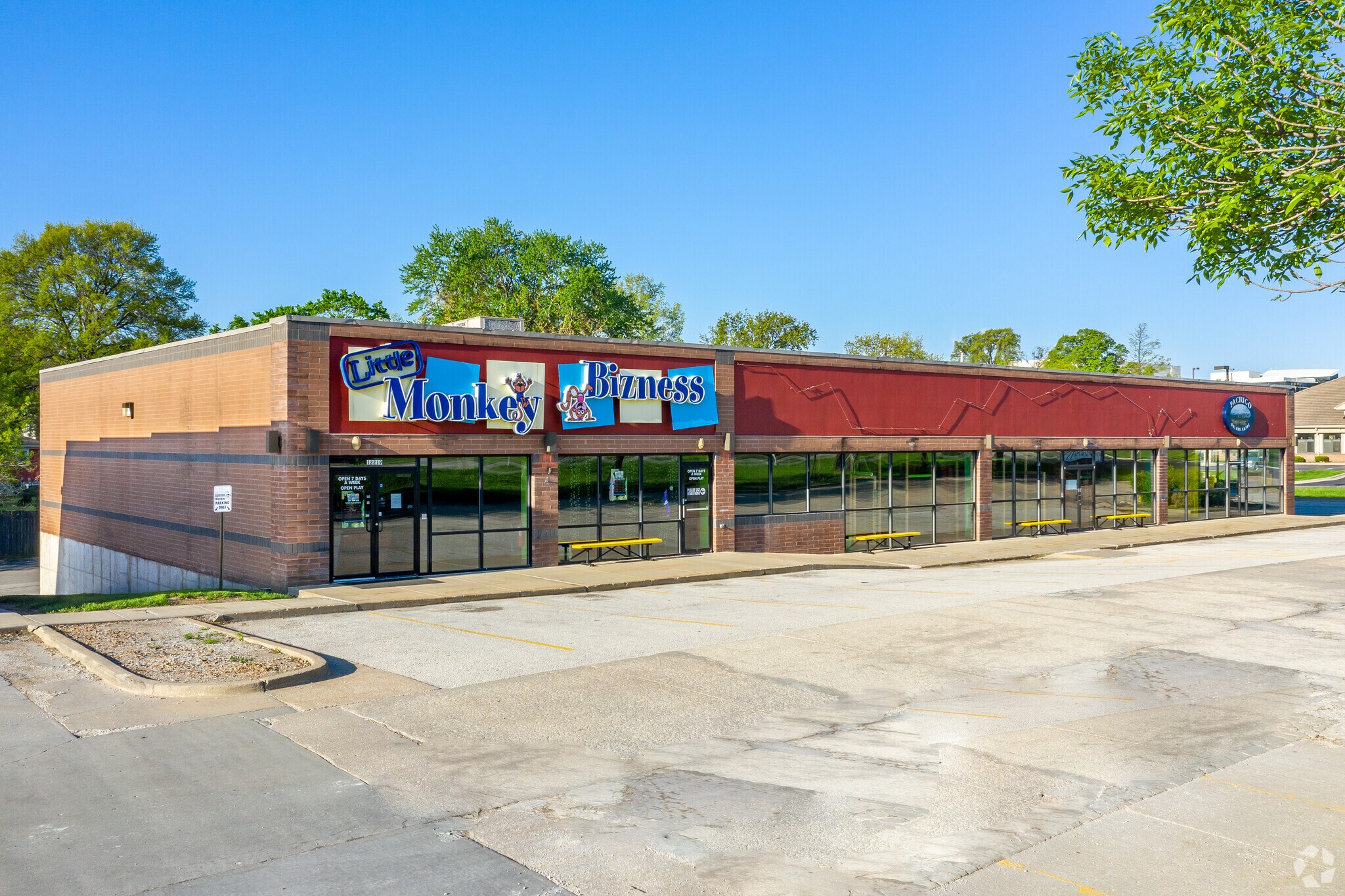 12219-12221 Shawnee Mission Pky, Shawnee, KS for sale Primary Photo- Image 1 of 1