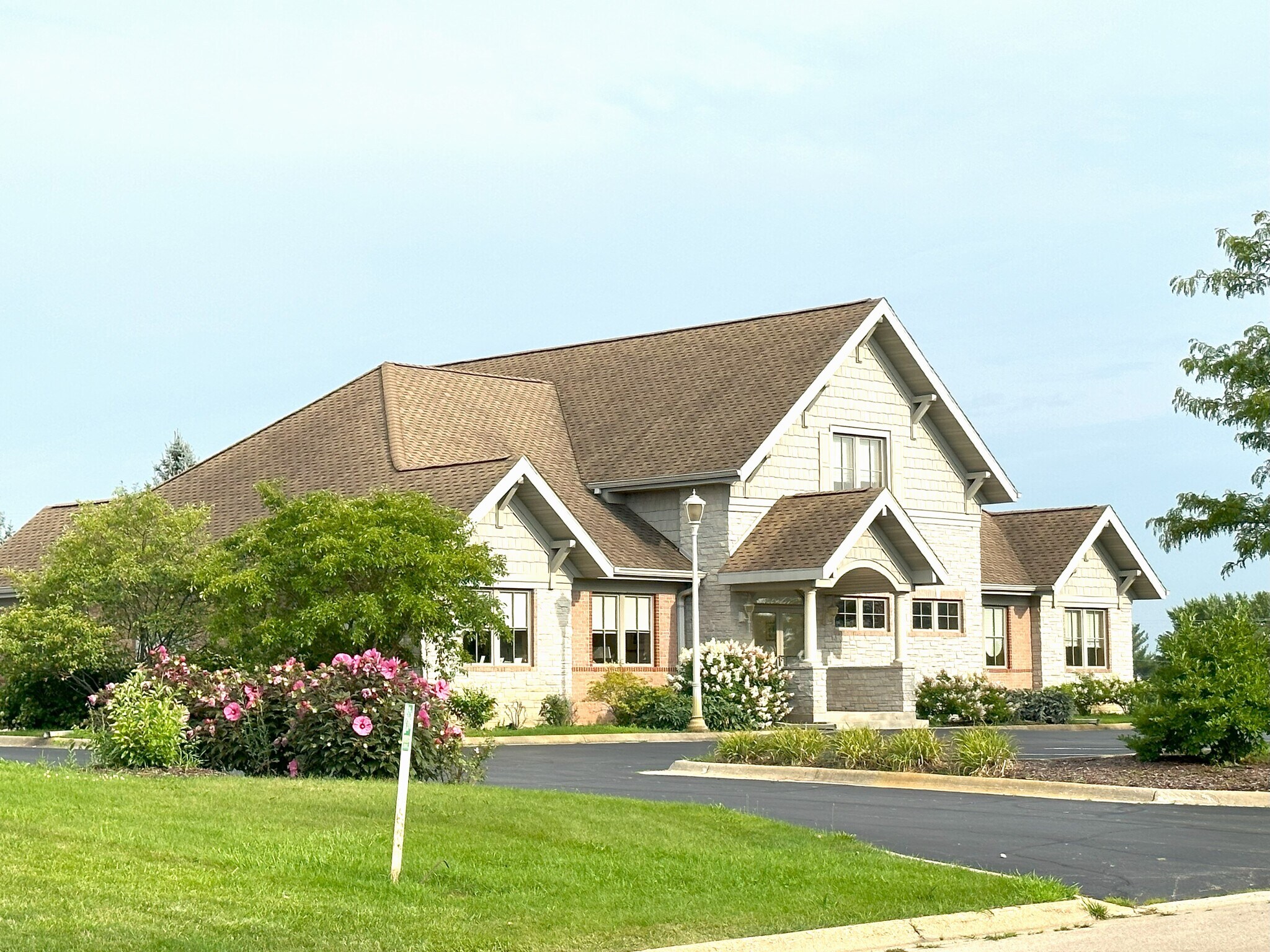 1628 Temple Ln, Rockford, IL for sale Primary Photo- Image 1 of 1
