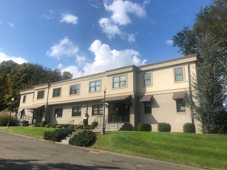 3074 Whitney Ave, Hamden, CT for lease - Other - Image 1 of 5