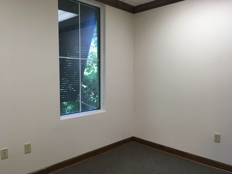 1514 Mathis Ferry Rd, Mount Pleasant, SC for sale - Building Photo - Image 1 of 1